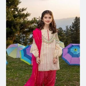 Pakistani dresss like new dress size 10 to 11 party dress